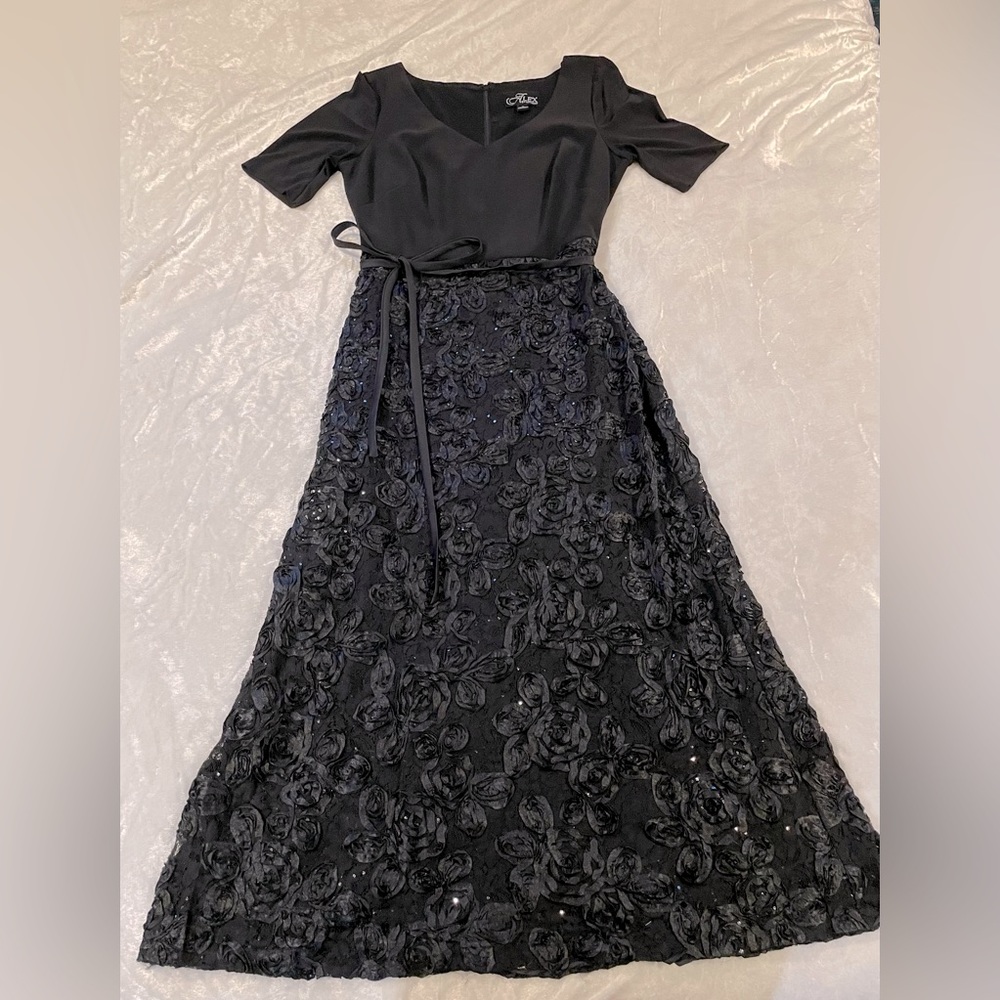 Brand: Alex Evenings
Size: 14
Color: Black